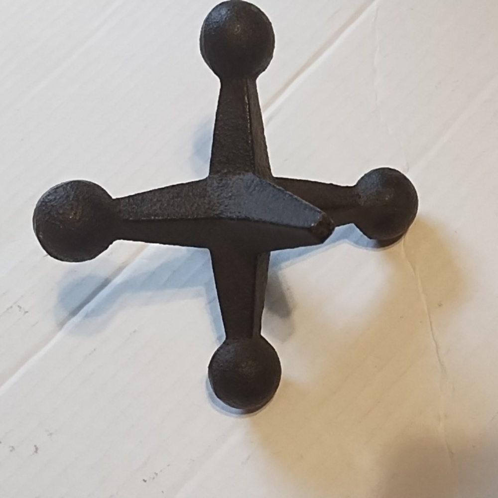 Large Cast Iron Jacks (Set of 2) - Picture 2 of 5
